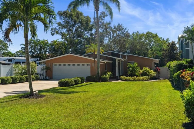 13000 Hibiscus Avenue, SEMINOLE