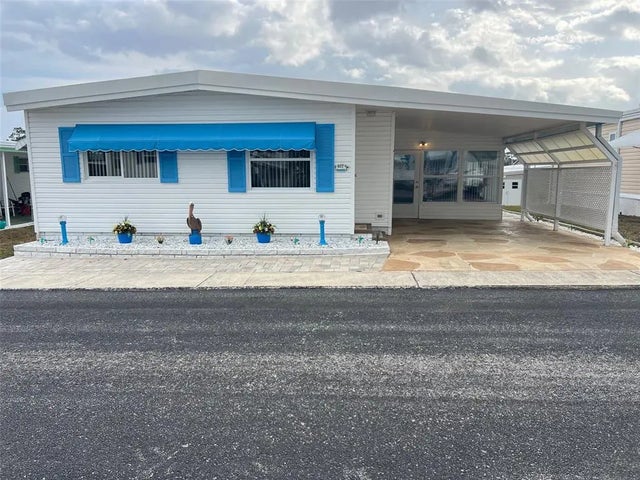 622 Queen Palm Street, LARGO