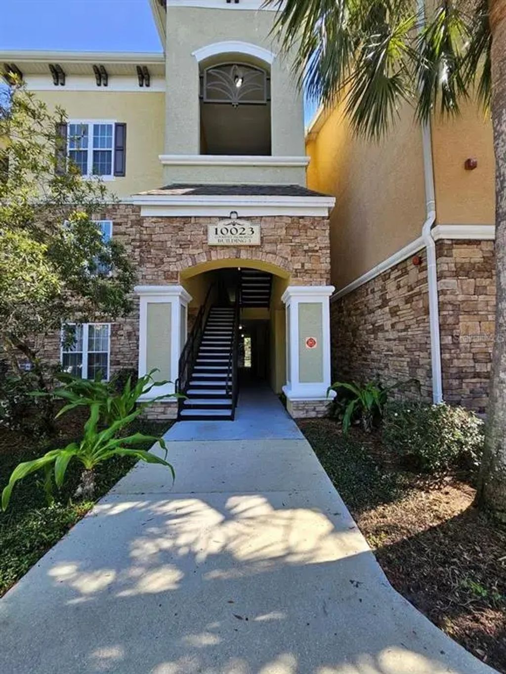 10023 Courtney Palms Boulevard 101, TAMPA