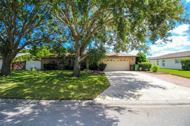 2807 67th Street W, BRADENTON