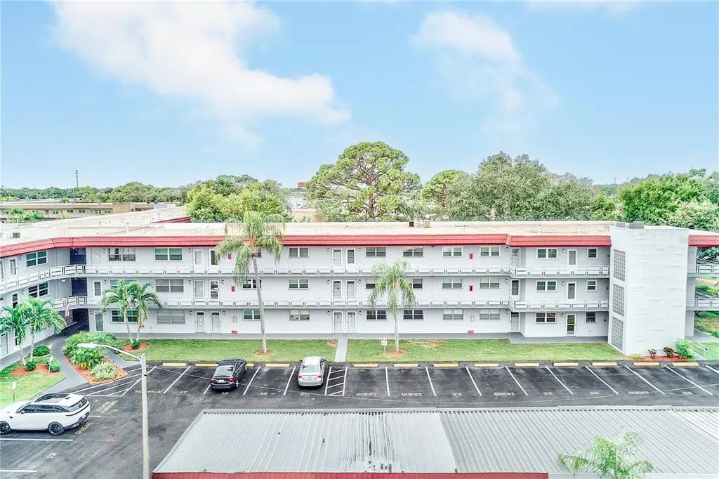 5660 80th St N C305, ST. PETERSBURG