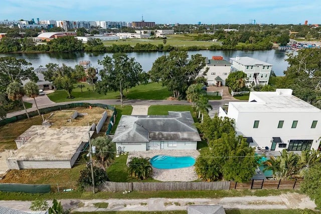 2205 N Riverside Drive, TAMPA
