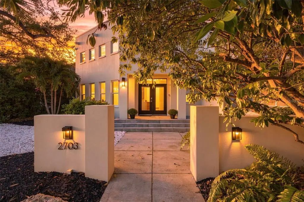 2703 W Price Avenue, TAMPA