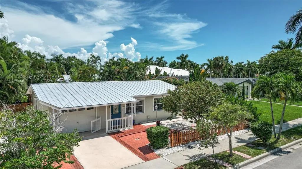 617 W Olympia Avenue, PUNTA GORDA