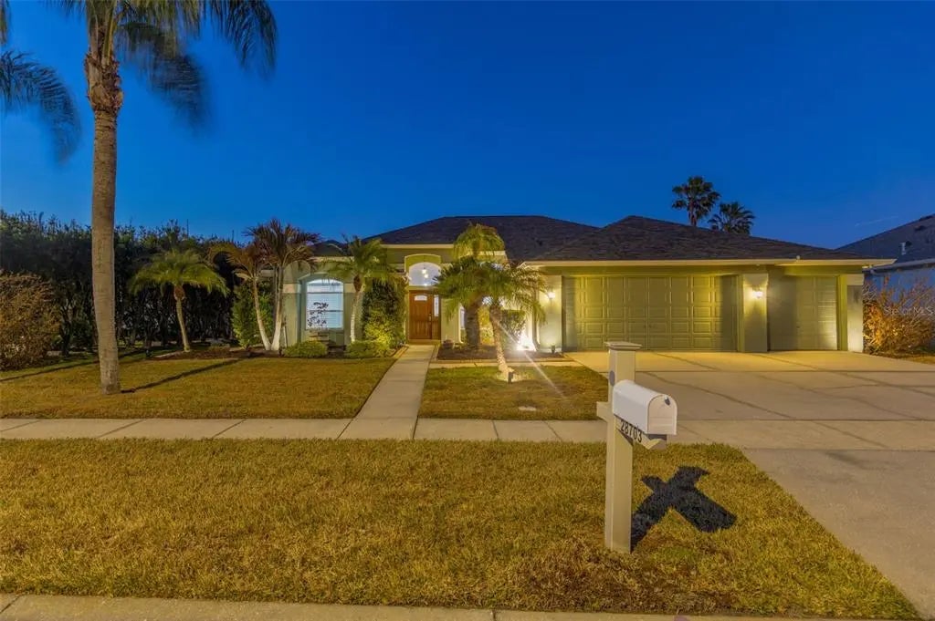 28703 Crooked Stick Court, WESLEY CHAPEL