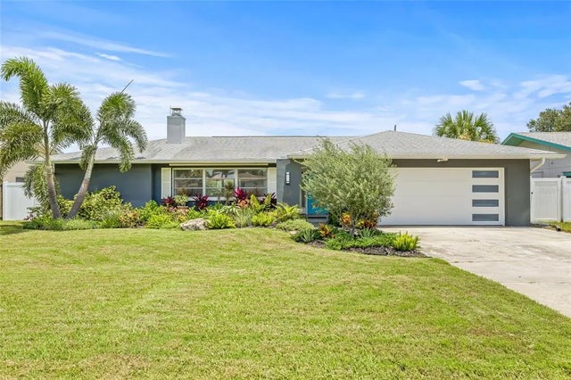 2581 61st Avenue S, ST PETERSBURG