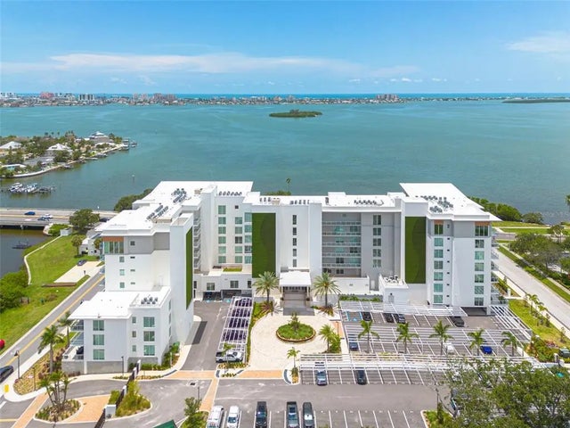 1020 Sunset Point Road 213, CLEARWATER