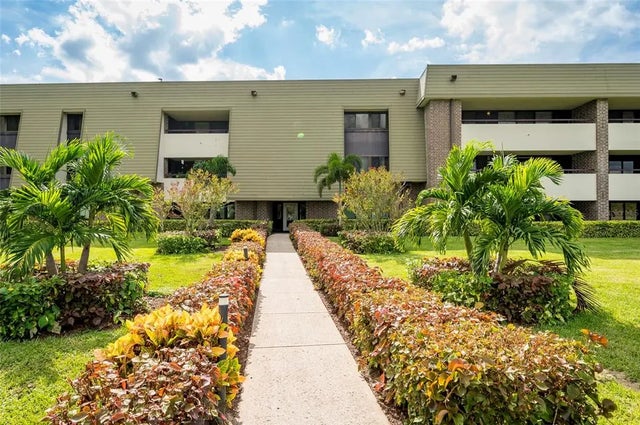 36750 Us Highway 19 N 4-221, PALM HARBOR