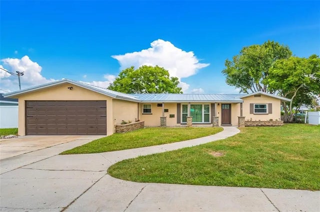 469 Flamingo Drive, APOLLO BEACH