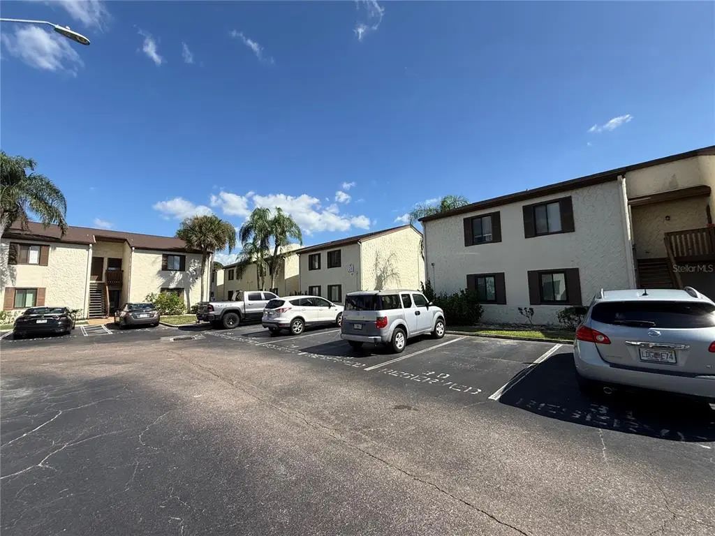706 115th Avenue N 2406, ST. PETERSBURG