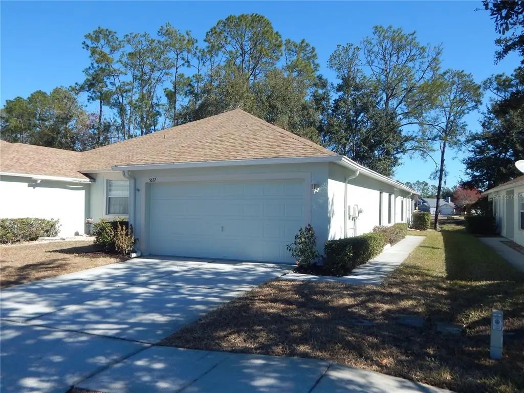 5632 Autumn Shire Drive, ZEPHYRHILLS