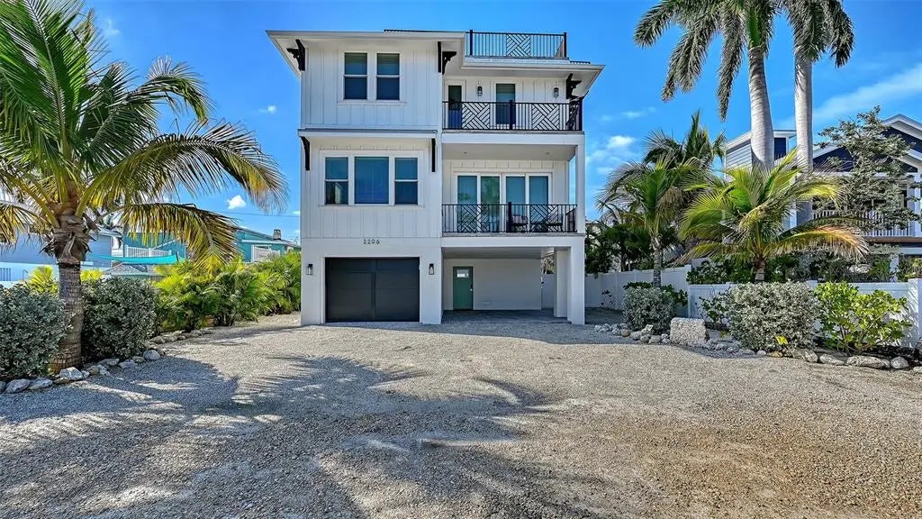 2206 Avenue A, BRADENTON BEACH