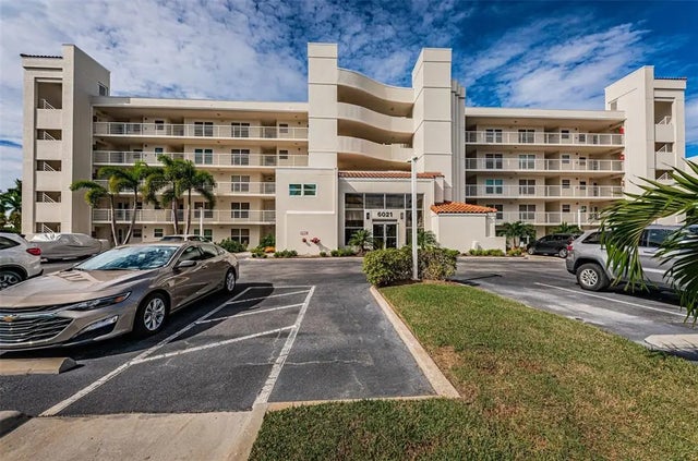 6021 Bahia Del Mar Circle 540, ST PETERSBURG
