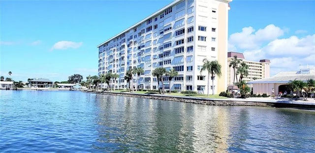 4750 Cove Circle 304, ST PETERSBURG