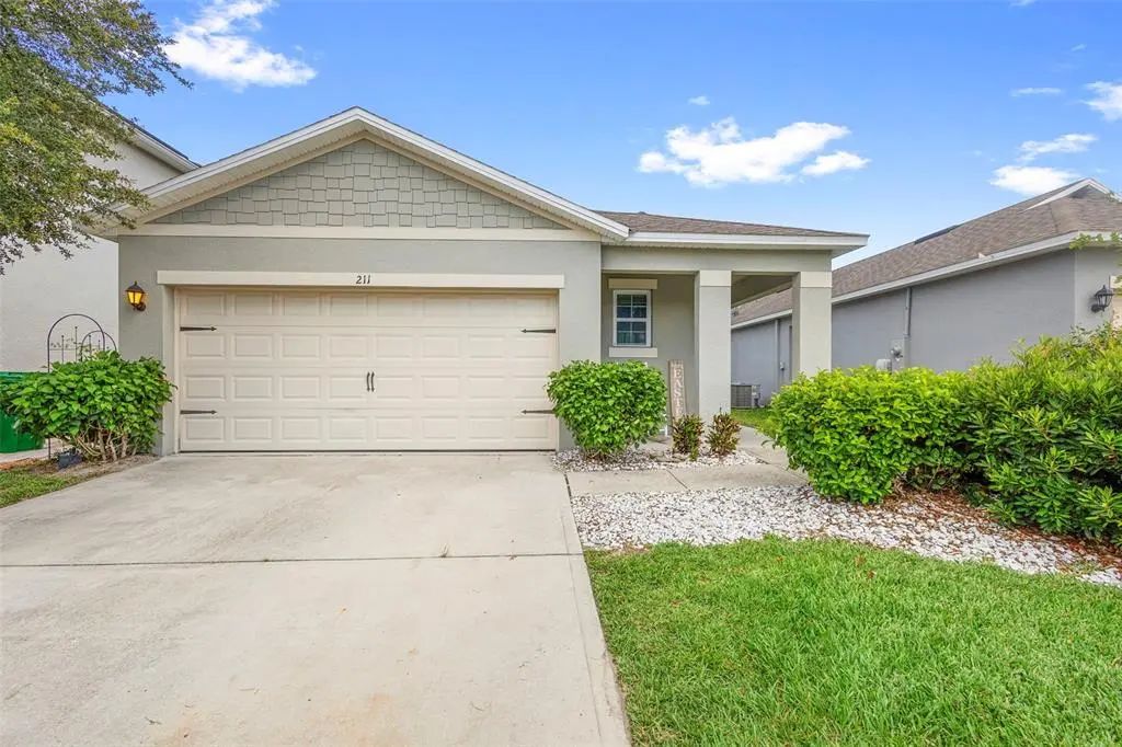 211 Duke Drive, DELAND