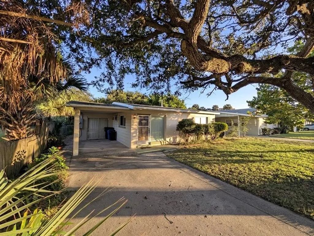 824 E 9th Avenue, NEW SMYRNA BEACH