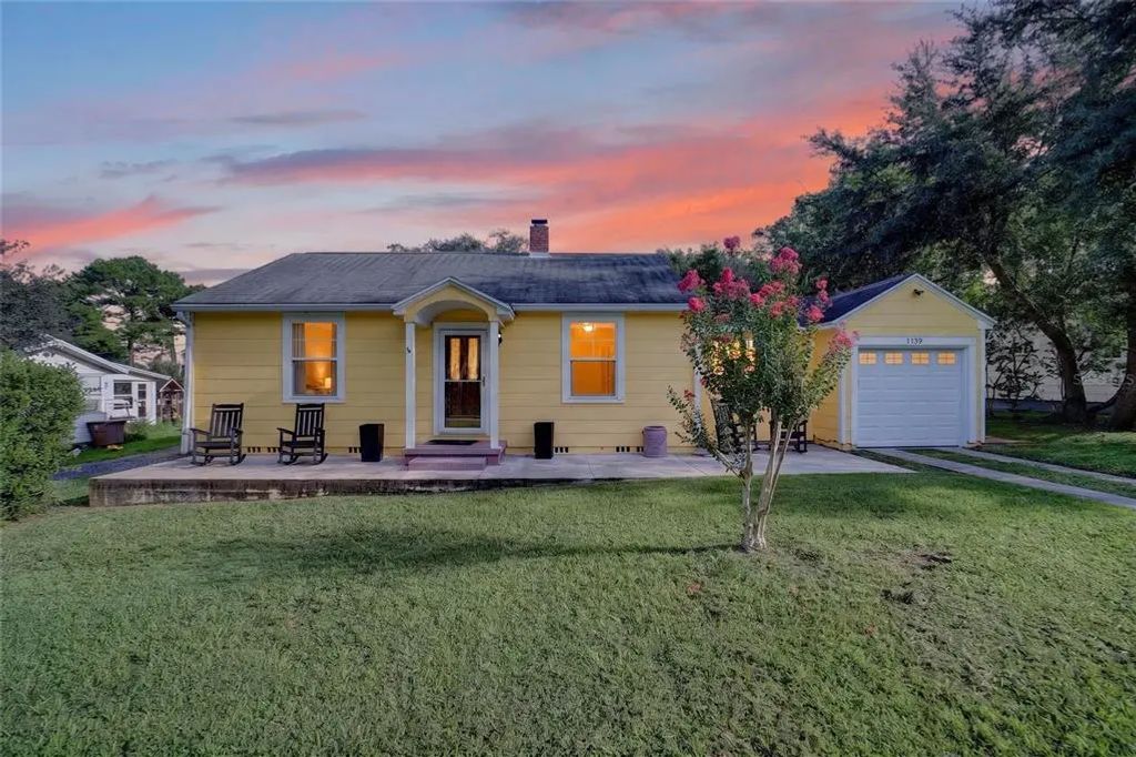 1139 Ne 8th Street, OCALA