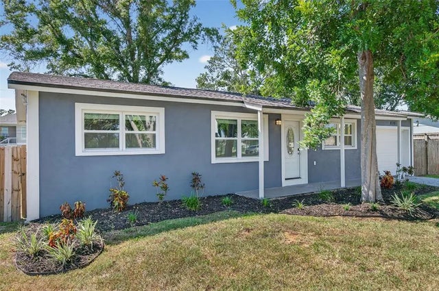 8110 Macoma Drive Ne, ST PETERSBURG
