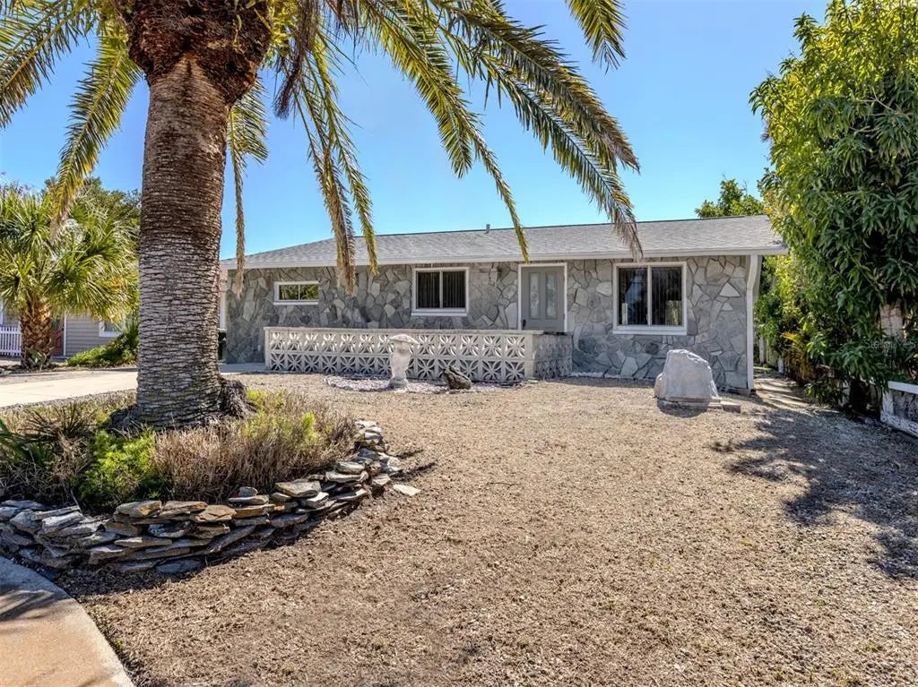 325 Palmetto Road W, NOKOMIS