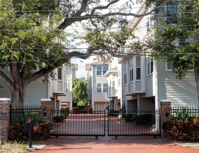 3315 W De Leon Street 20, TAMPA