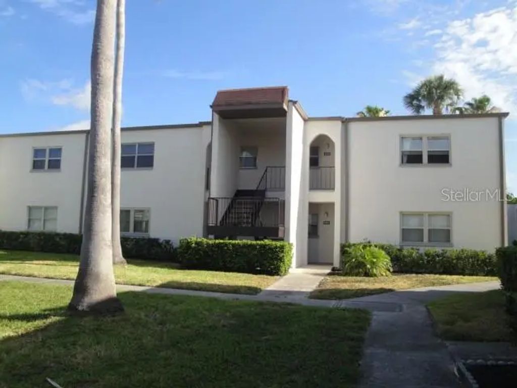 7701 Starkey Road 622, SEMINOLE