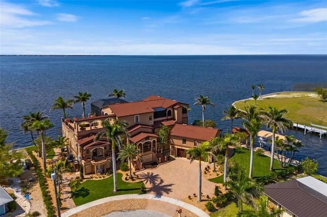 266 Bangsberg Road Se, PORT CHARLOTTE