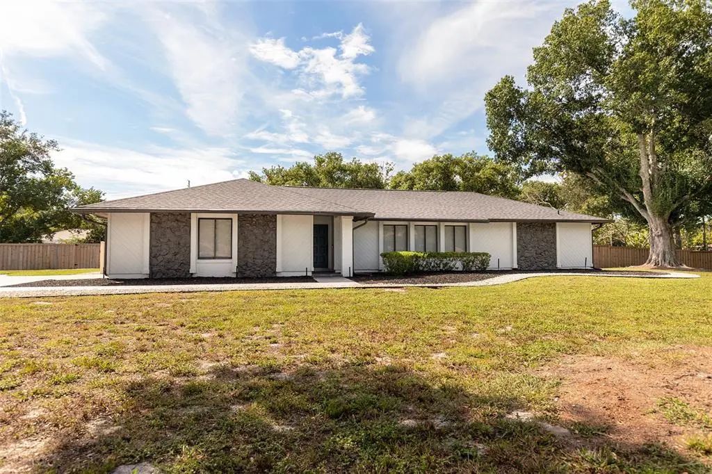1890 Crowley Cir E, LONGWOOD