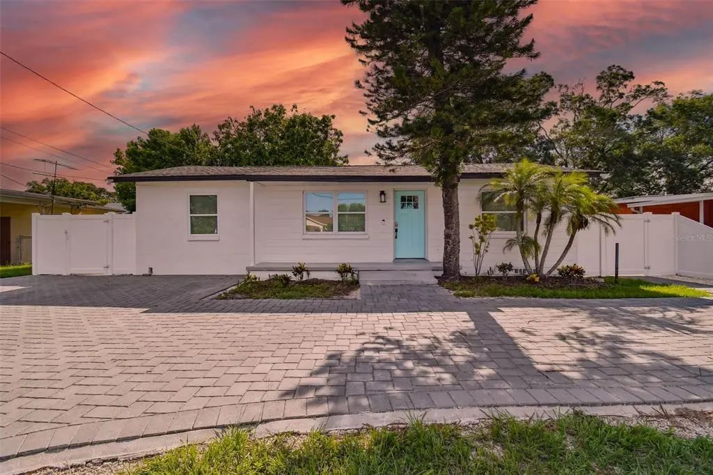 7508 N Tampania Avenue, TAMPA