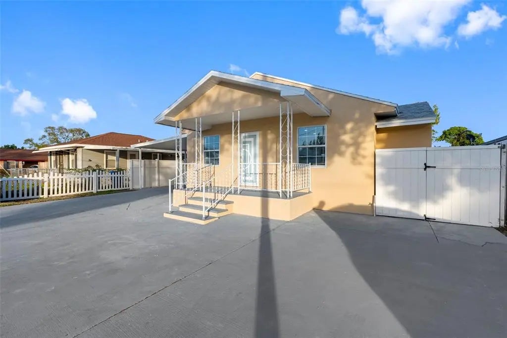 7223 N Clark Avenue, TAMPA