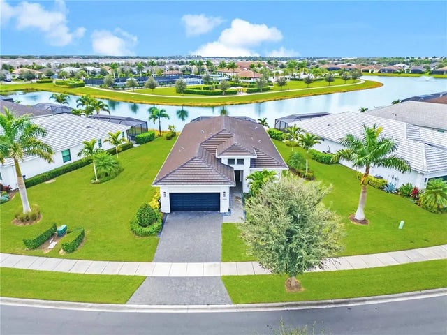 4939 Surfside Circle, BRADENTON