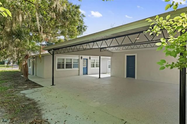 929 Adrian Court, LAKELAND