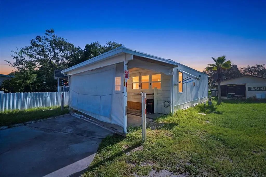 9454 Gray Fox Drive, WEEKI WACHEE