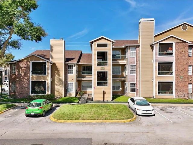 4200 Thornbriar Lane E207, ORLANDO