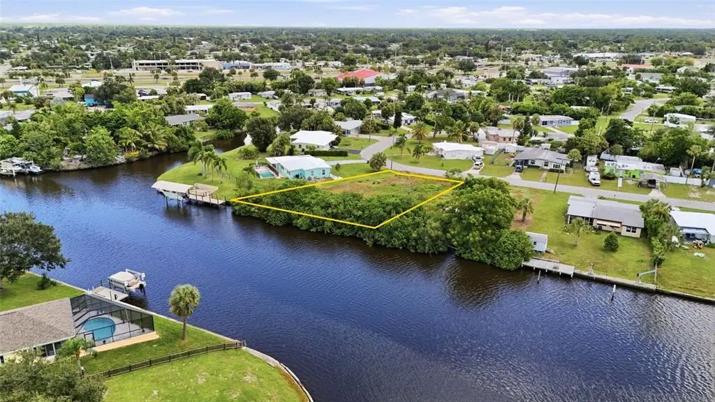 213 Waterway Circle Ne, PORT CHARLOTTE