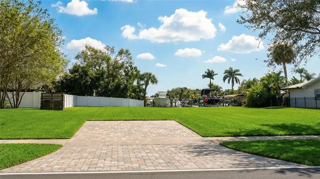 4 of 12 - 3904 Dana Shores Drive, TAMPA, FL