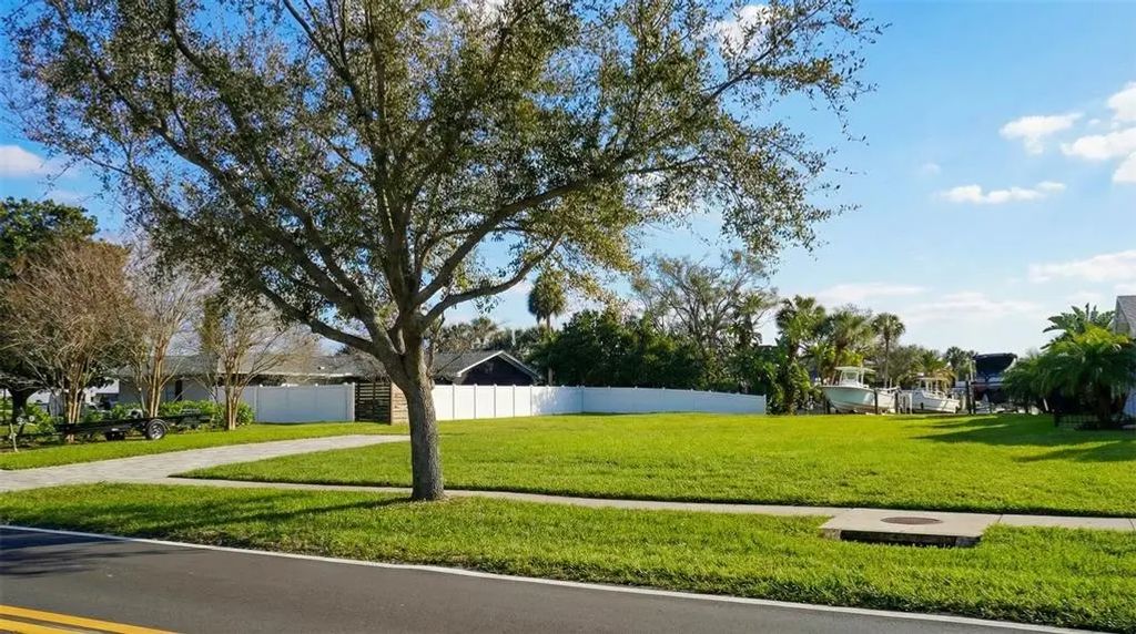 5 of 12 - 3904 Dana Shores Drive, TAMPA, FL