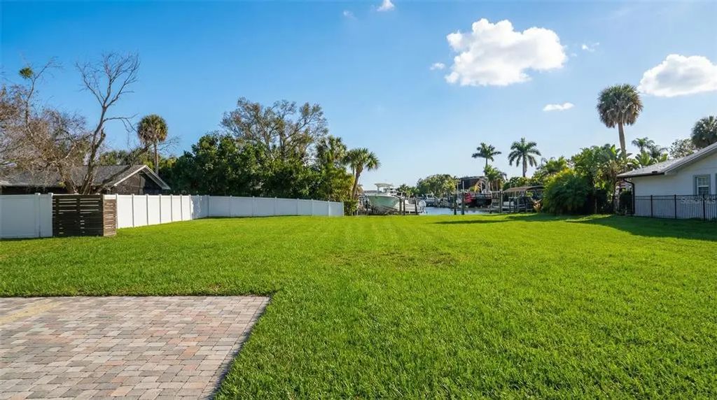7 of 12 - 3904 Dana Shores Drive, TAMPA, FL