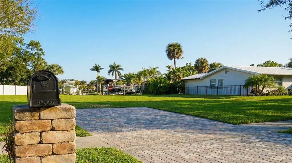 8 of 12 - 3904 Dana Shores Drive, TAMPA, FL