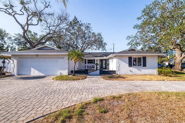 8296 33rd Avenue N, ST PETERSBURG