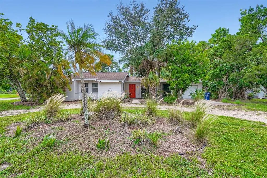 7222 Meadowbrook Drive, SARASOTA