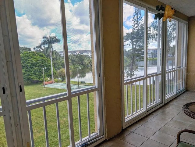 3589 Lake Bayshore Drive J-303, BRADENTON