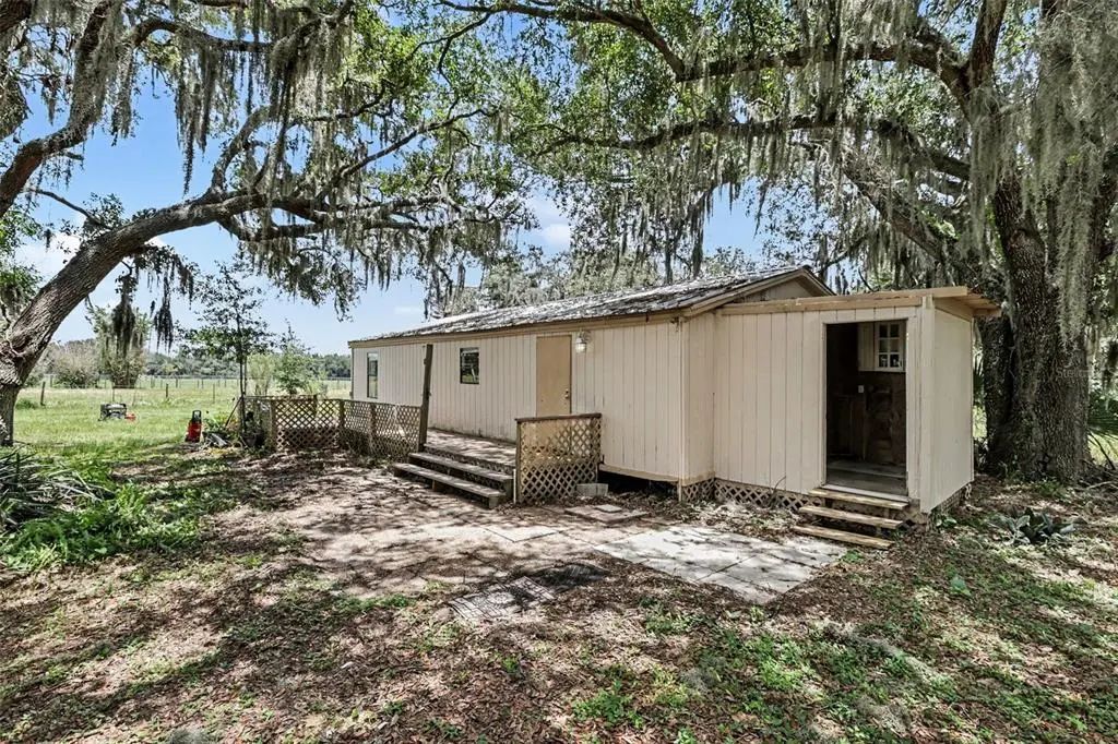 10239 Lyons Avenue, LITHIA