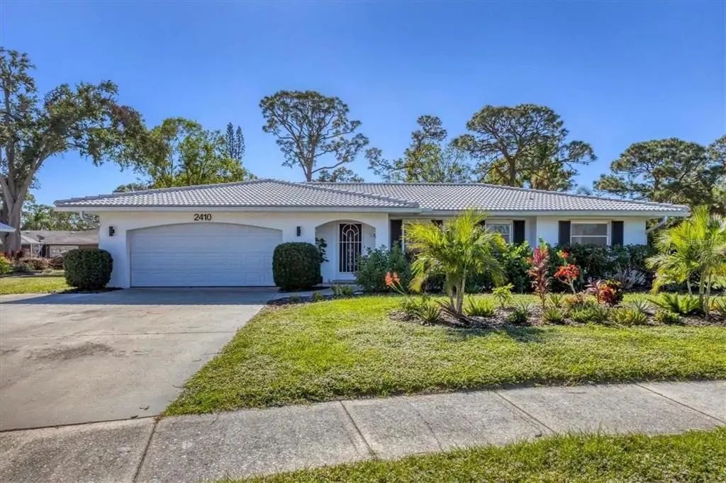 2410 Cass Street, SARASOTA