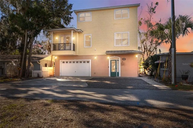 5287 Tuna Lane, WEEKI WACHEE