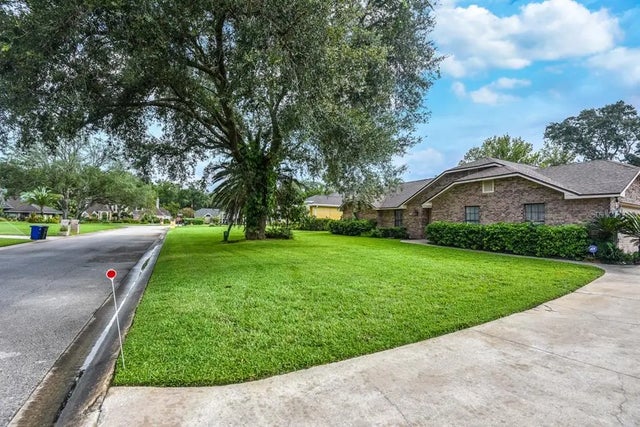 24 Lake Vista Way, ORMOND BEACH