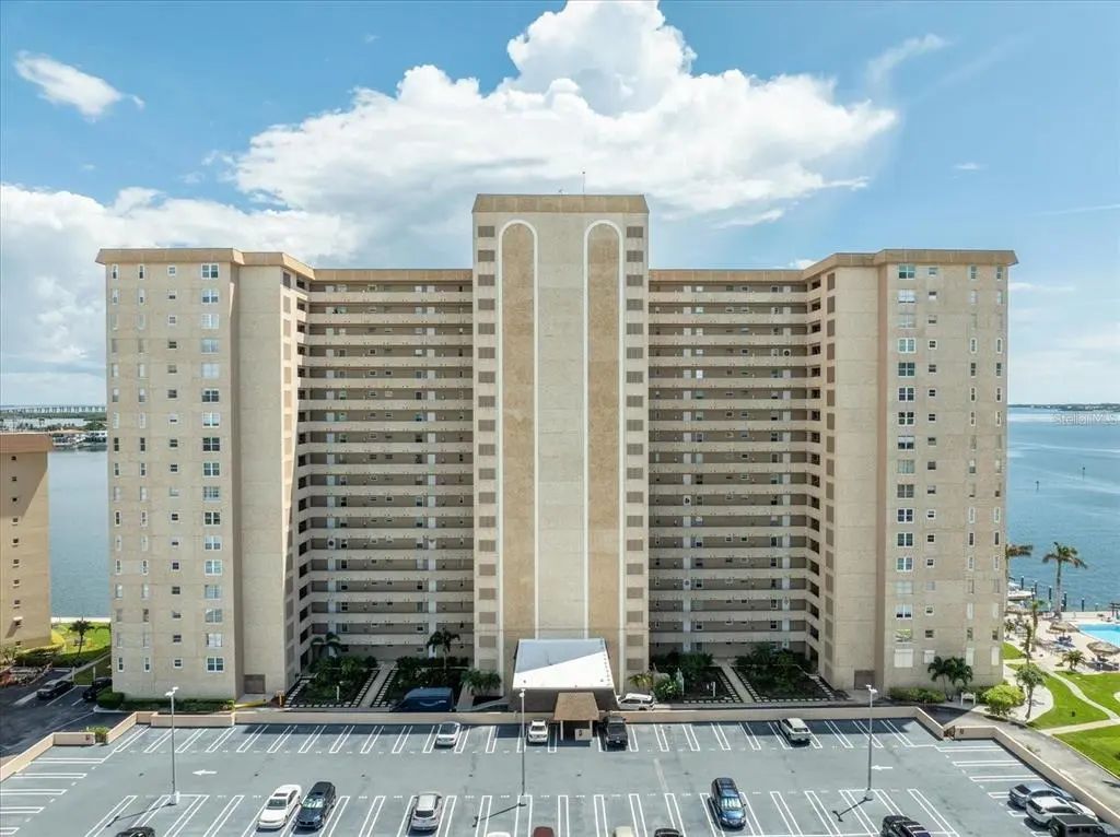 5200 Brittany Drive S 303, ST PETERSBURG