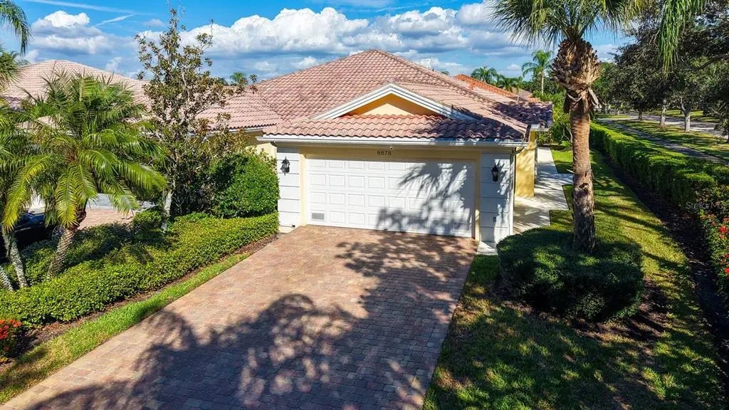 8878 Estepona Court, SARASOTA