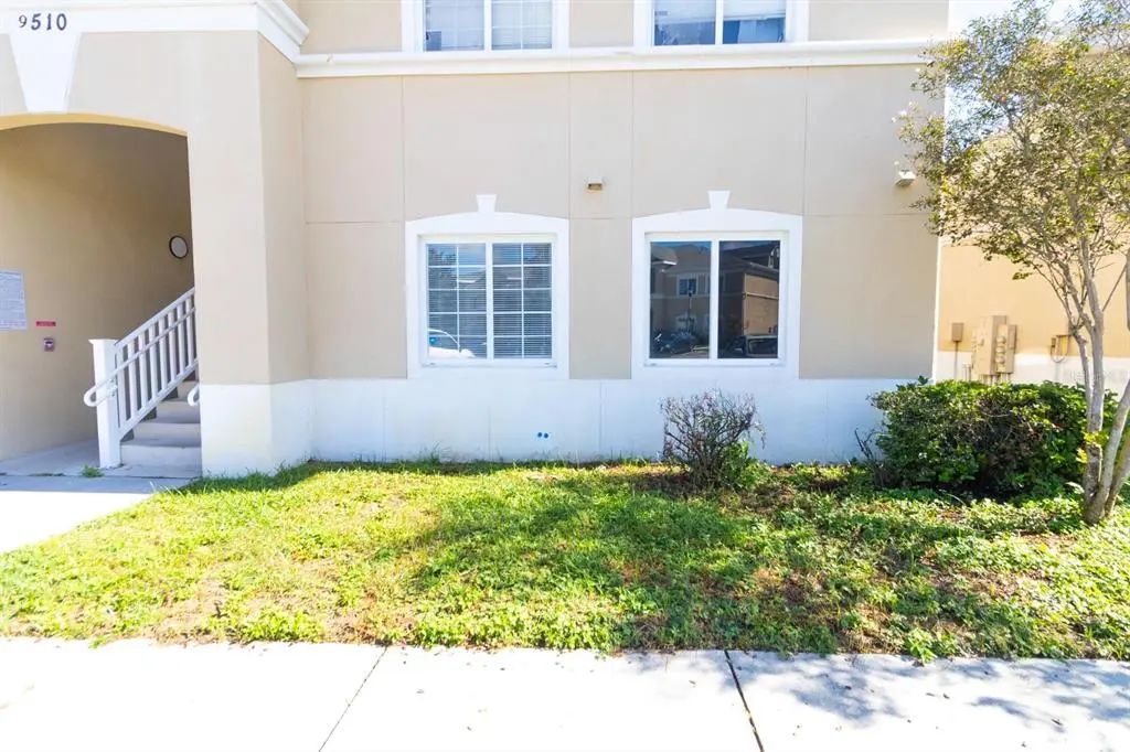 9510 Newdale Way 102, RIVERVIEW