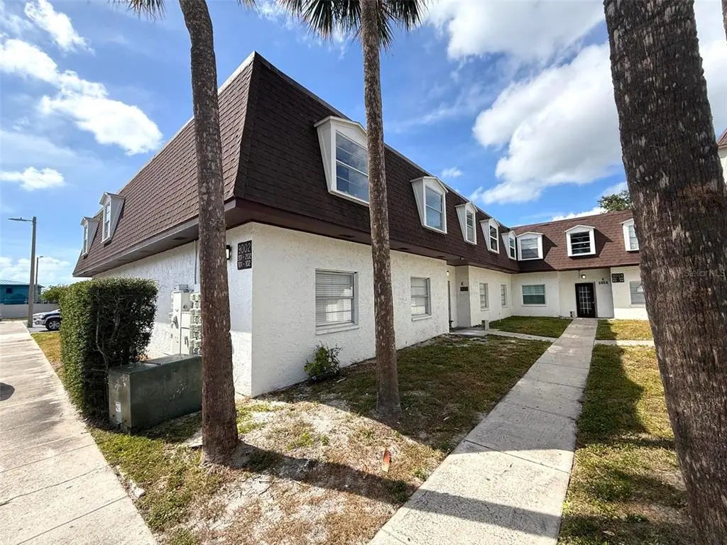 9002 Tudor Drive K201, TAMPA