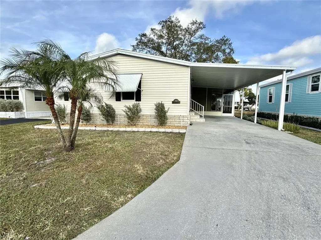 7107 Mount Essex Drive Ne 520, ST PETERSBURG